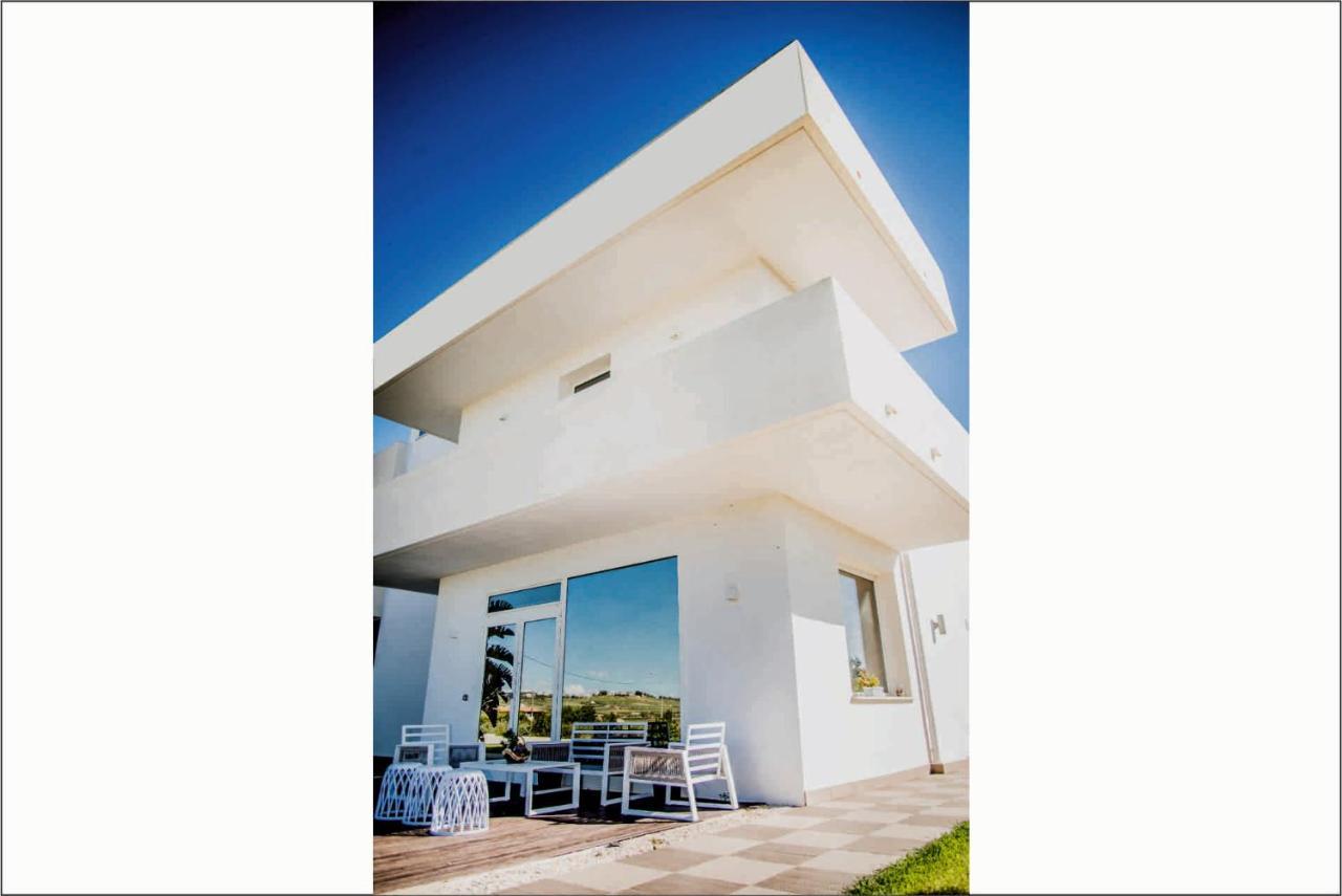 מנפי Villa Giadel מראה חיצוני תמונה