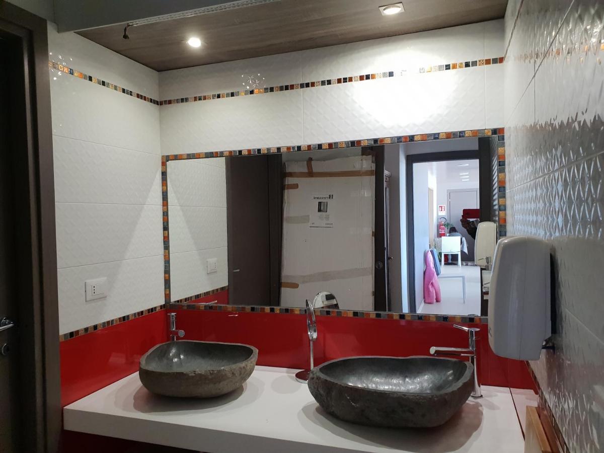 מנפי Villa Giadel מראה חיצוני תמונה