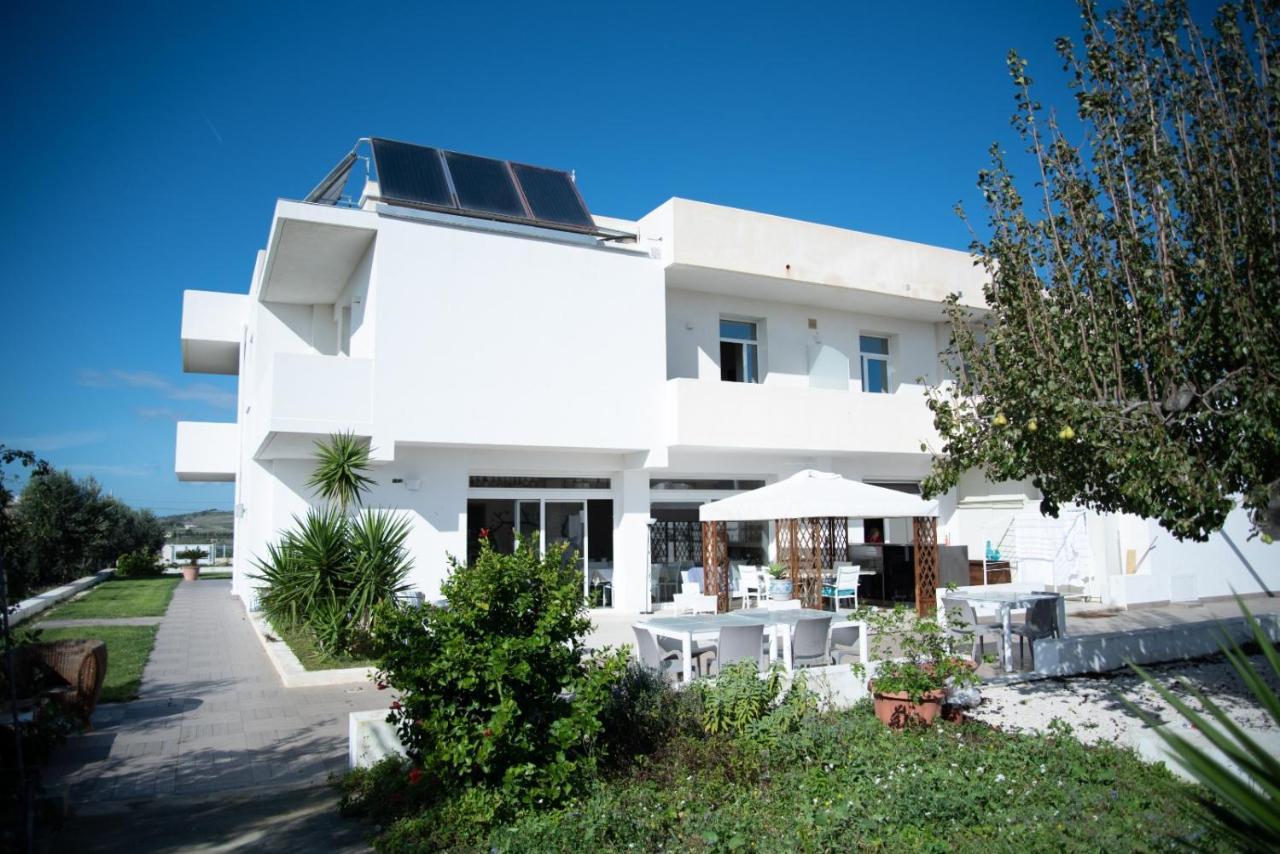 מנפי Villa Giadel מראה חיצוני תמונה