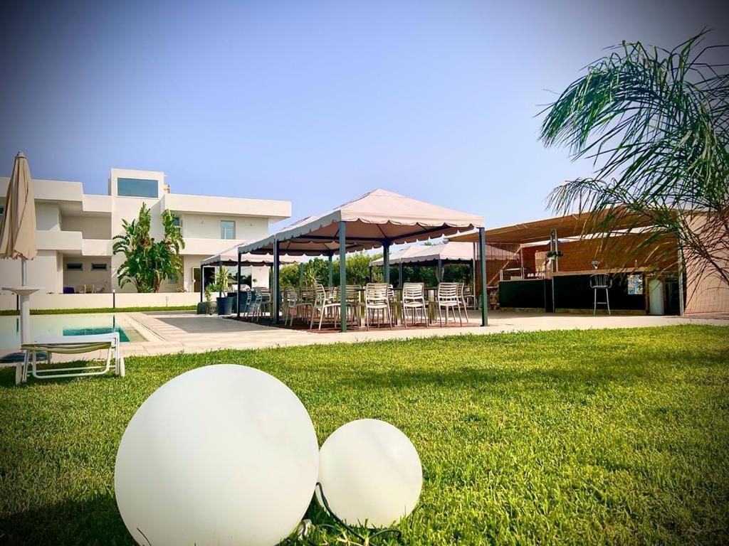 מנפי Villa Giadel מראה חיצוני תמונה