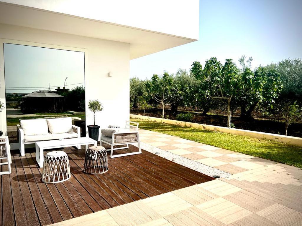 מנפי Villa Giadel מראה חיצוני תמונה